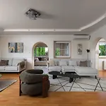 Вилла The Aqua By Aura Luxury Collection