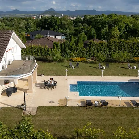 Pool Retreat Near Prague By Aura Luxury Collection Villa Teplice