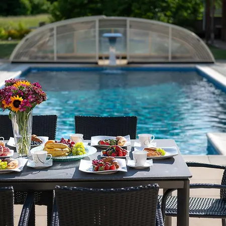 Villa Pool Retreat Near Prague By Aura Luxury Collection *